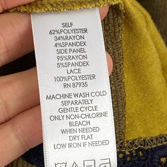 LOGO Lounge by Lori Goldstein Knit Top Godets Contrast Lace Tunic Size 1X Green - Picture 5 of 10